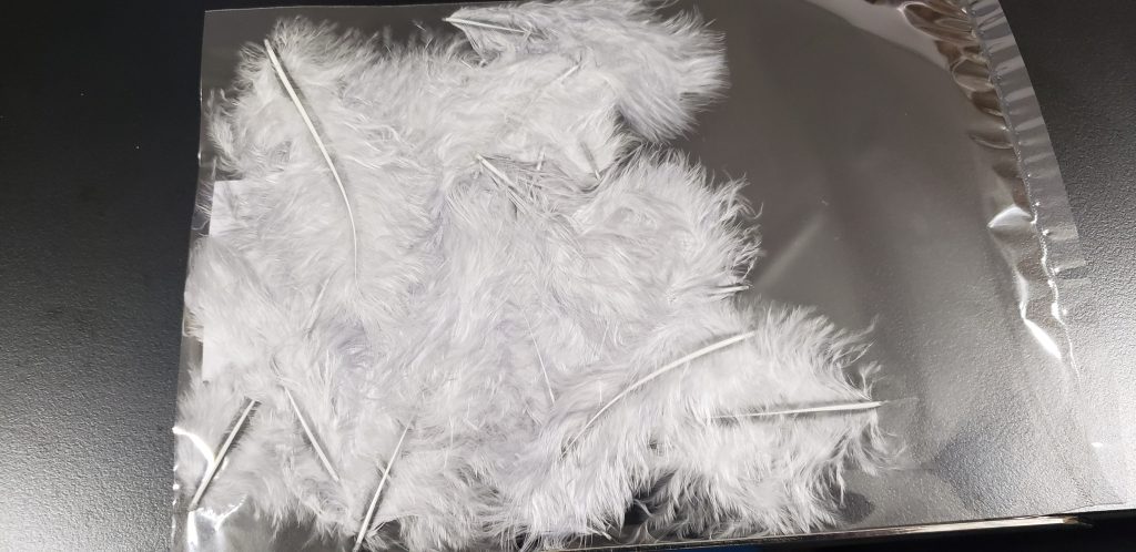 工程というか羽根です。なんかの羽根です。