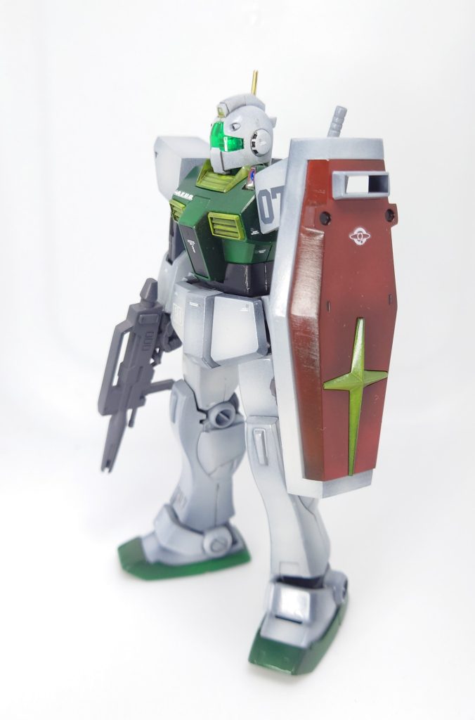 塗装はエアブラシにて下地にブラックを塗装してから白部分は小豆色で塗装。グリーン部はデイトナグリーンを使用してみました。弱っちい感じに見えるかなぁ。