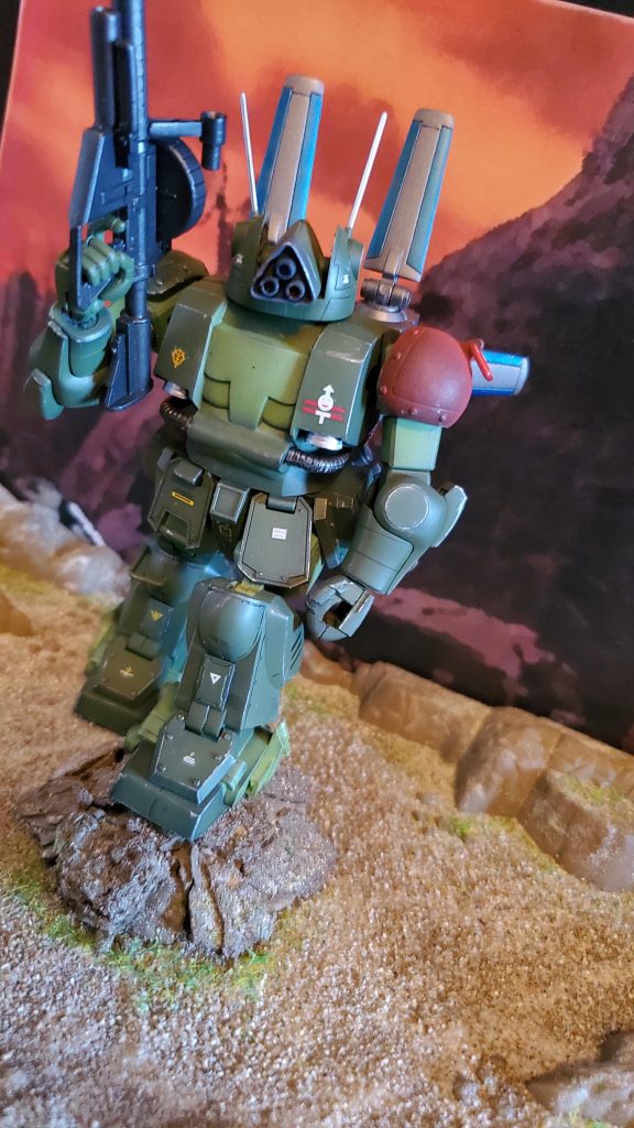 ザクフリッパーを見たときにどうしてもスコープドッグとミキシングをしたくて作っちゃいました♪関節部はあまりいじらなかったので、あまり膝が上がりませんw