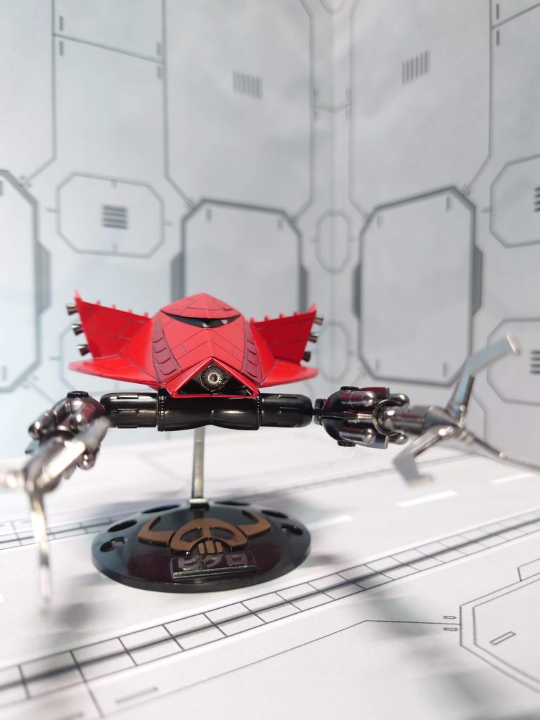 ミサイル発射口は開閉式のイメージに変更しました。モノアイの位置も変更...