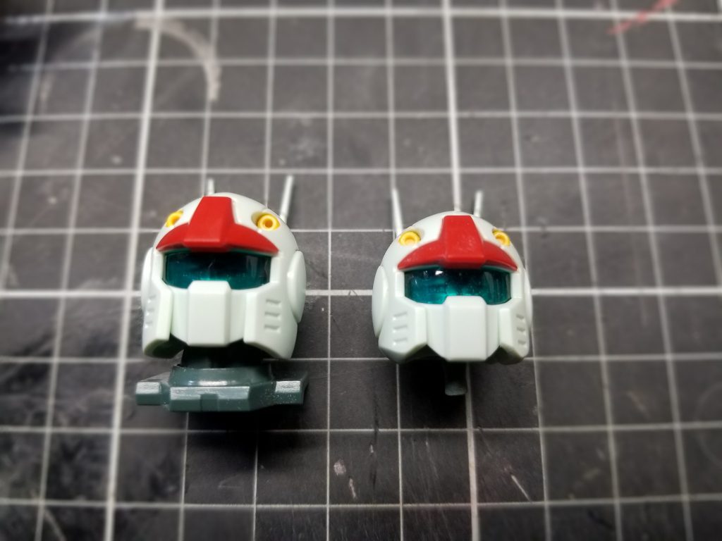 顔はちょっと整形手術を(笑)頬を削り、顎を尖らせて小顔に。ククルスドアンの島に出てくるような赤い口はさすがにやめておきましたww