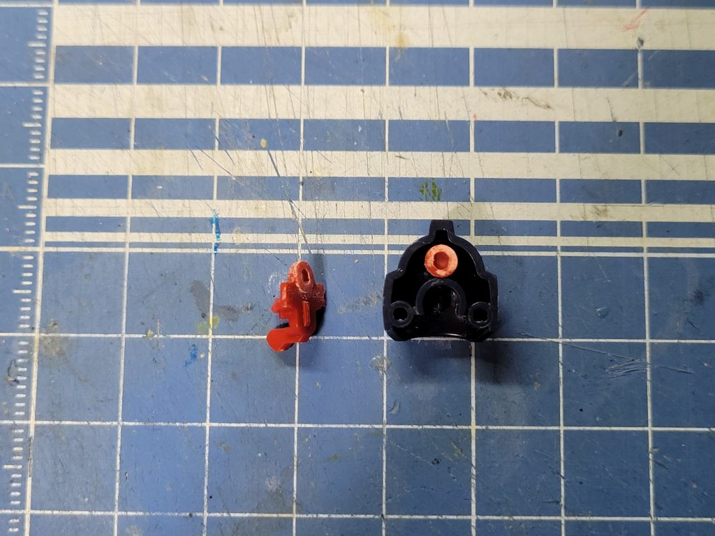 フェイス部の後ハメ加工。