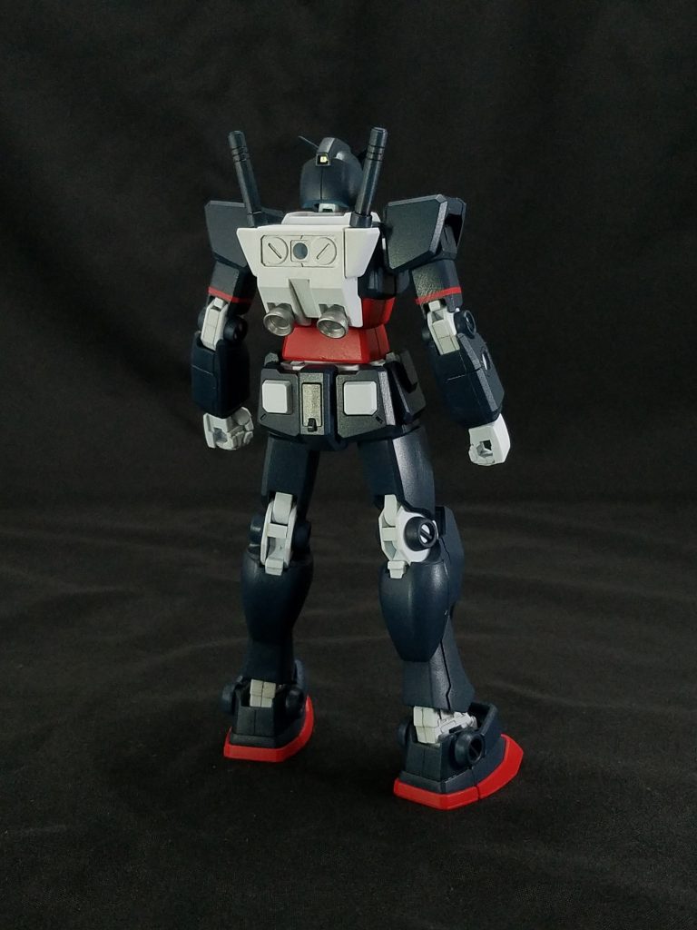 リアビュー。バーニアは、説明書の指示通りではなく、アクセントでシルバーで塗装。