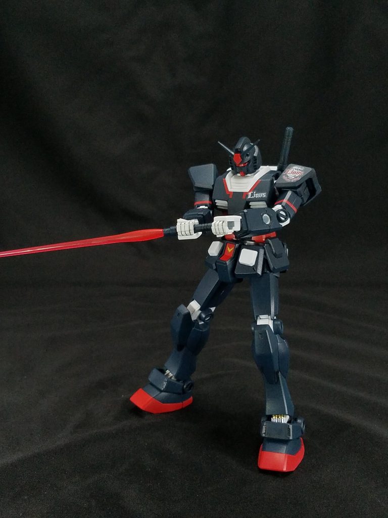 箱絵のように、バットスイングを…と思いましたが、両手持ちは出来ませんでした😢