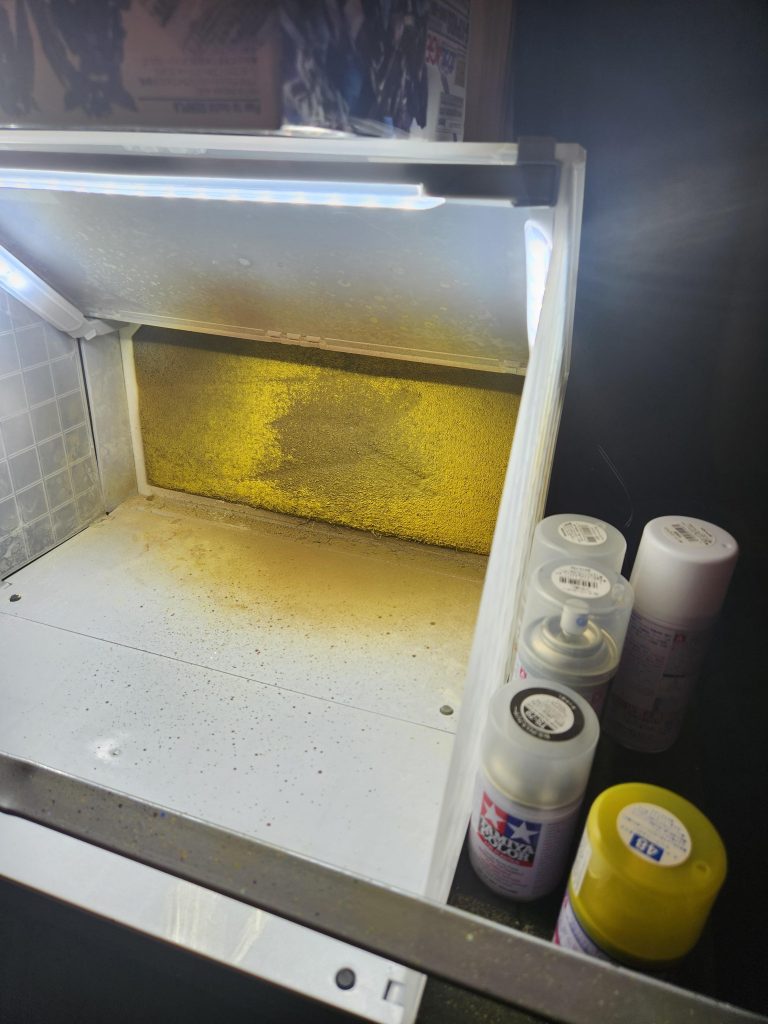 Just only use can spray paint to do it.