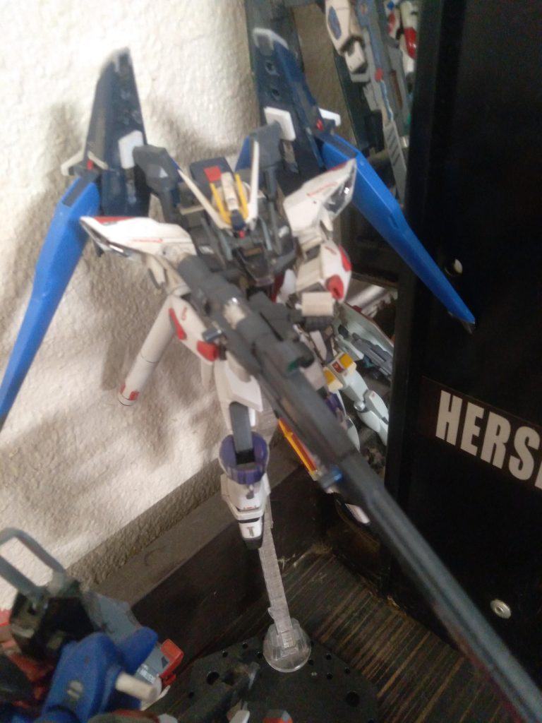 I used kotobukiya parts for the arms the dragoon binders are mounted with