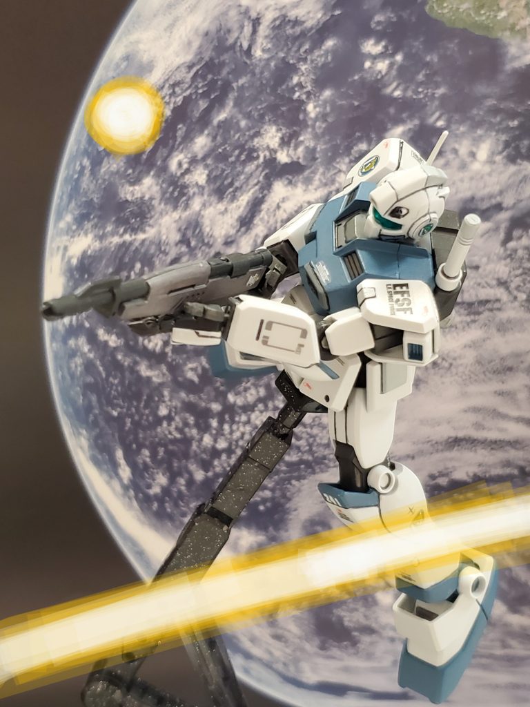 エースパイロットたちの要望により技術開発部がスナイパーライフルをコンパクト化し、近距離で高威力か発揮できるジムAE用にビーム・ショットガンを開発❗