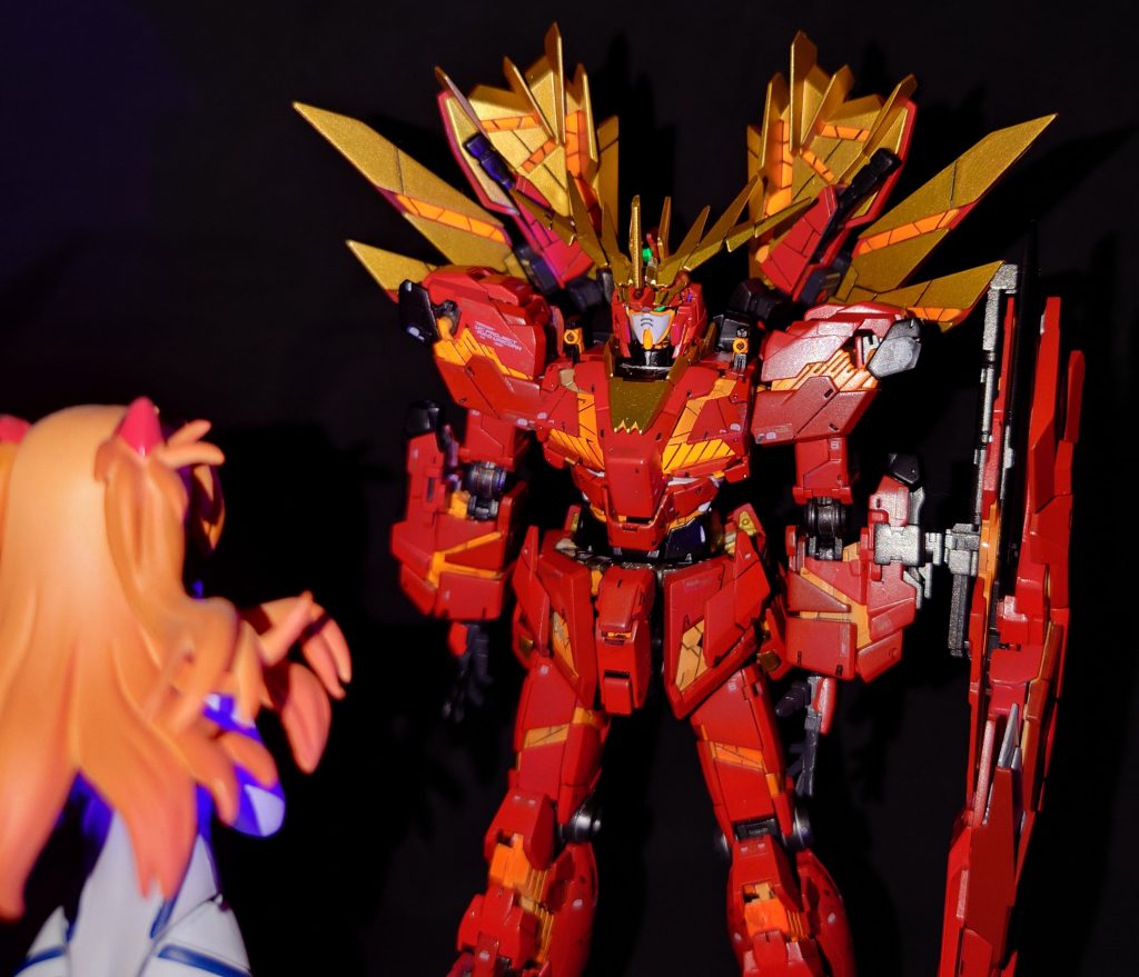 制作後記　３サムネ写真のブラックライトなしVer.映画のあのシーンを再現したものです。位置はバランスがいいほうを選んだので、そのあたりはご容赦ください。 久しぶりに脳内設定やら、若いころに戻って色々とストーリーを想像しながら作りましたが、途中寄り道なんかしたせいで三ヶ月もかかってしまいました。次はまた後輩とのお題制作物となるZ（HGUC）になるかなぁ～っと思います。その次は３０年前の忘れ物をやっと取りに行く予定です！！ 最後までご覧いただきありがとうございました。