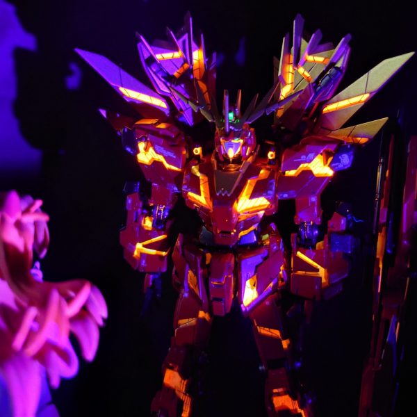 汎用人型決戦兵器　ユニコーンガンダム弐号機