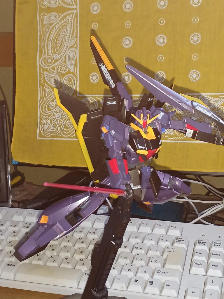 ビームサーベルで斬り付けた