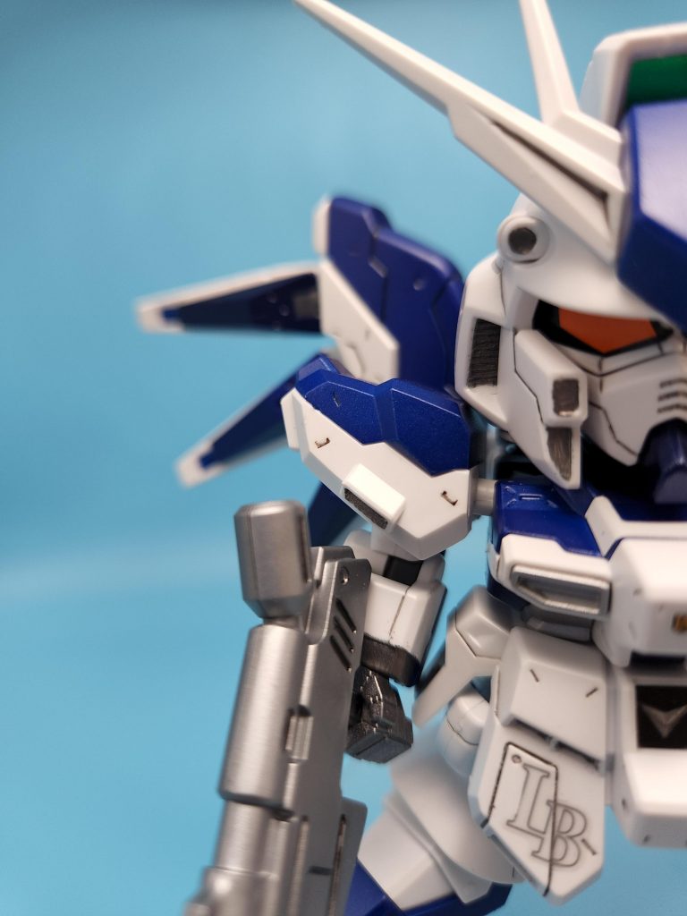 小さいながらなかなかの迫力でした!顔ほんとかっこいいですね...パーツの色とかもわりと色々な青の中から選んだので、思い入れのある作品になりました!当分の間、ナイチンゲールと一緒に並べておきたいとおもいます!ここまで閲覧いただき感謝します。