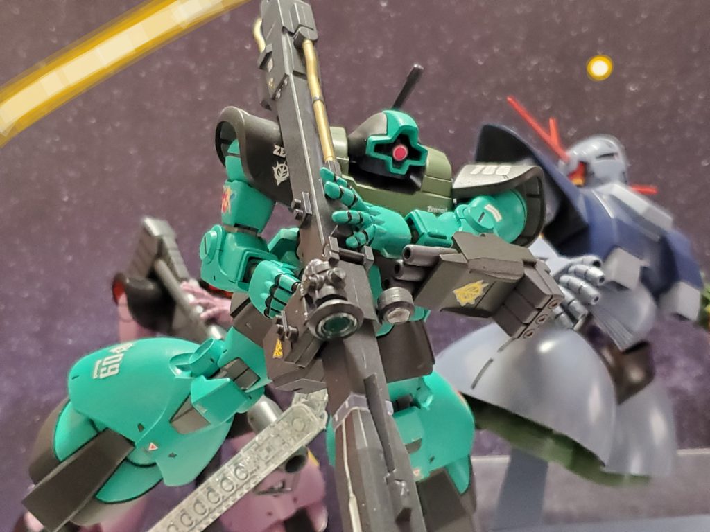 連邦軍はア・バオア・クーへの攻撃を開始❗各部隊は迎撃のため展開✨ダイス少尉のリック・ドムもビームバズーカを携えSフィールドへ出撃✨見慣れない大型MSも共に出撃～🎶識別コードは、かの有名な『赤い彗星』シャア大佐のものである👀✨