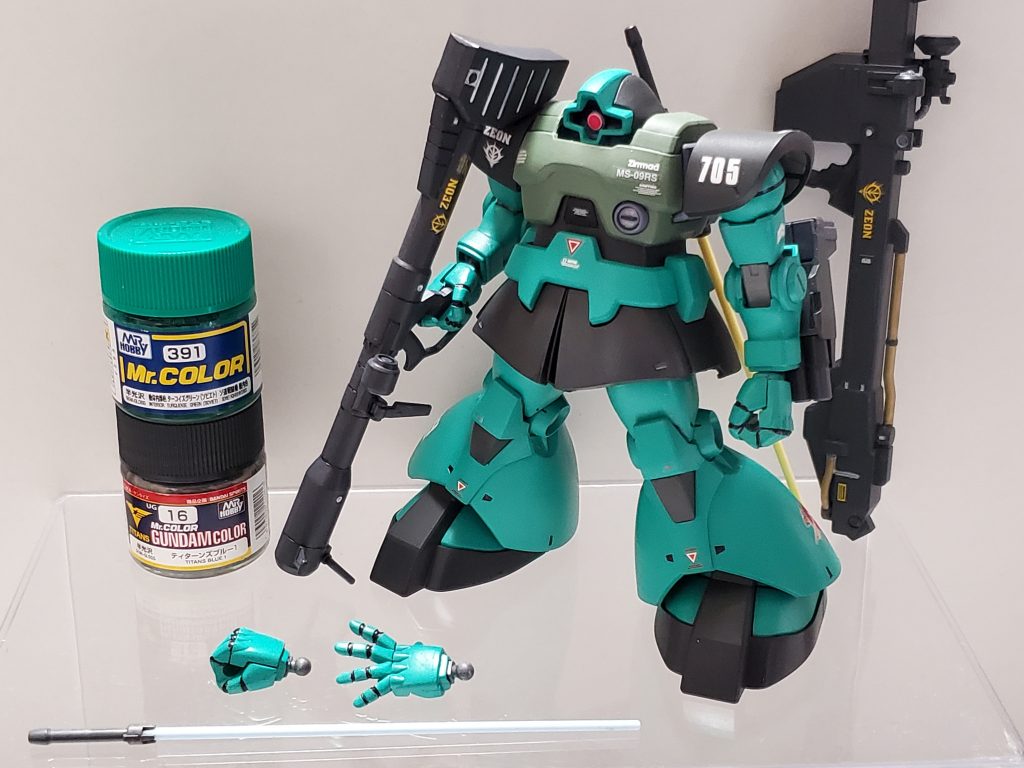 今回は昨日投稿したジムACEeditionの敵役として少々急ピッチで仕上げました～😊あまり手を加えられませんでしたが、カラーリングはとても気に入っております🎶武装には追加で左腕にゲルググの3連ミサイルランチャーを装備させました😊✨