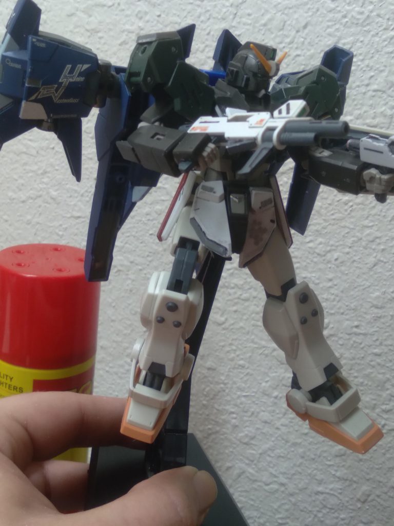 The lightning gundam bws mk2 is used. Since it is primarily a space used machine, it was given extra attention to mobility.