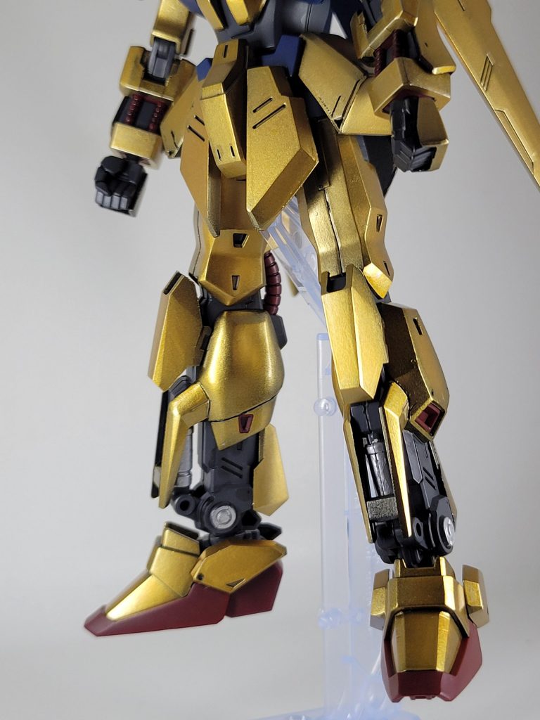 ボディの艶とコントラストを出すために、内部フレームは「メカサフスーパーヘヴィ」で艶消しに。