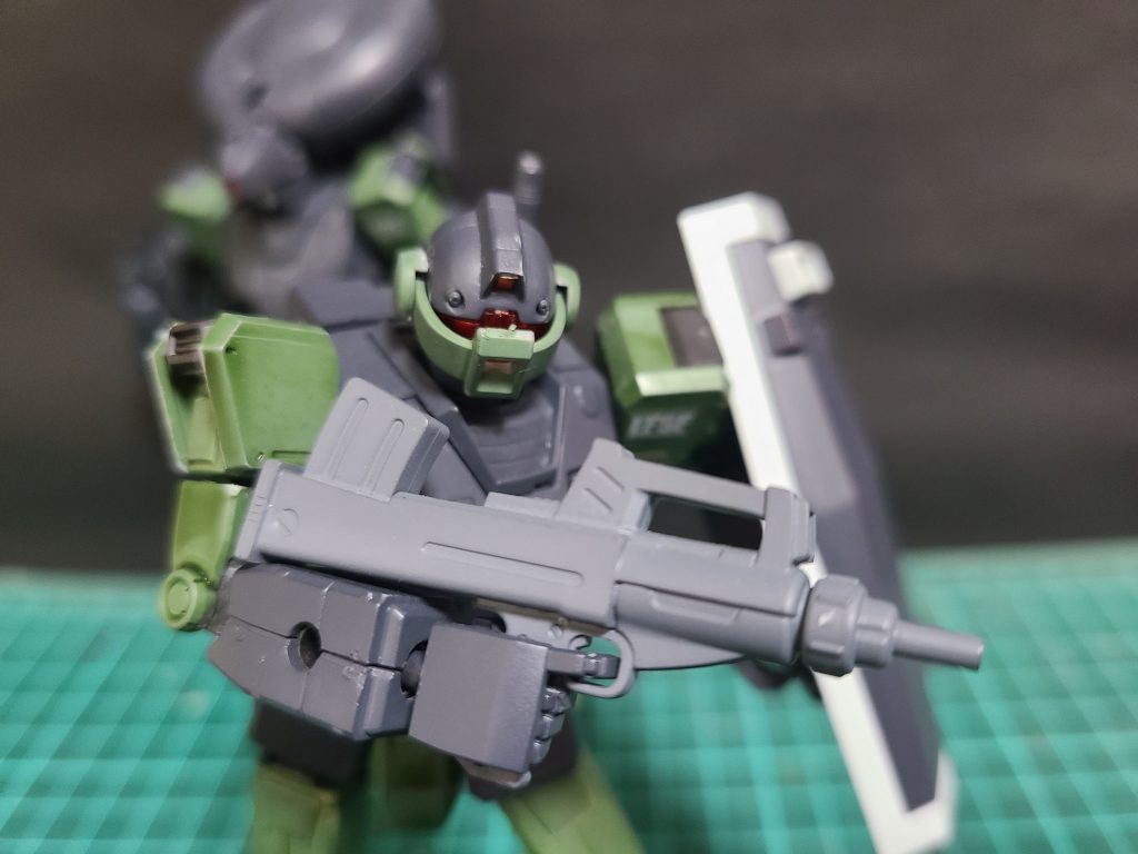 ｶﾞｷﾝｯハウンドδ「ン！？くそっ弾がでねぇ！なんだこのマシンガンふざけてんのか！！」ハウンドρ「あわわ…！顔怖っ！来てるよトロイ君！」