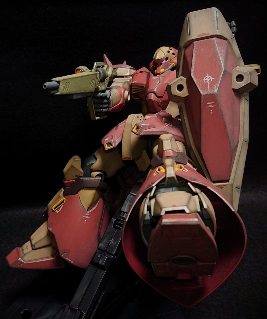 このキットの売りである前傾姿勢で。 