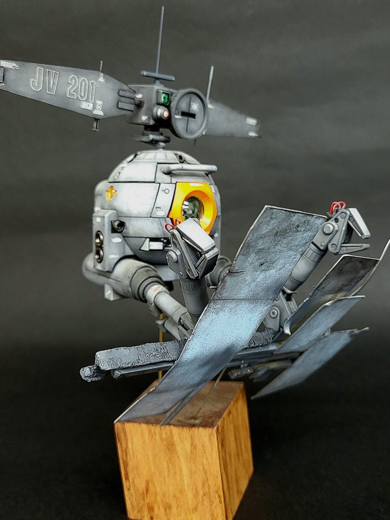 ベースカラーに、ジャーマングレーを吹いてから、ニュートラルグレーでエッジを残して塗装。しっかり目に陰影を着けました。