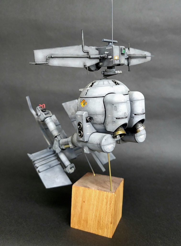 オレンジ部は未塗装…。