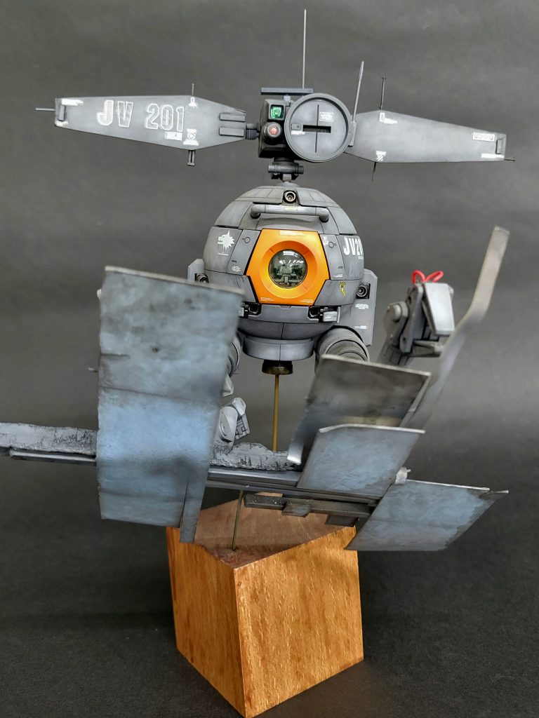 デブリと共にベースに固定、ビネット風に。ご覧いただきありがとうございました。