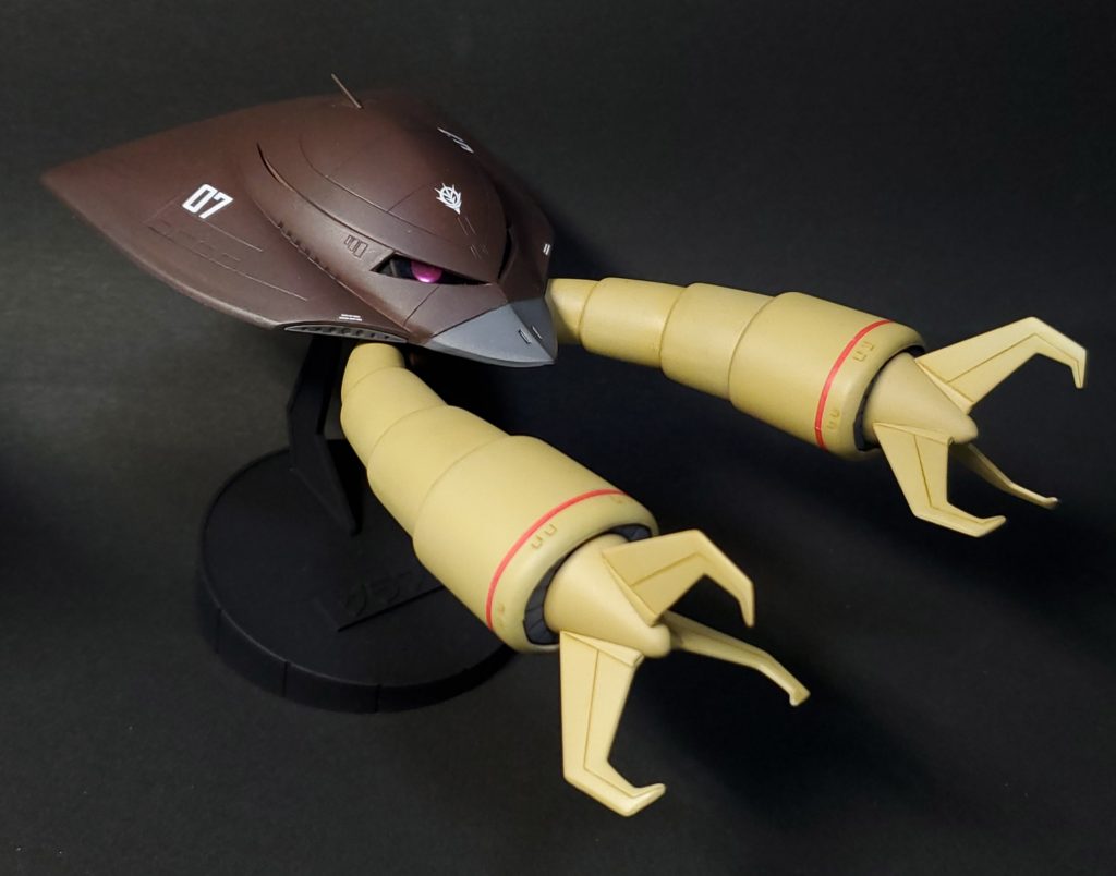 アームを展開するとそれなりの大きさになります。