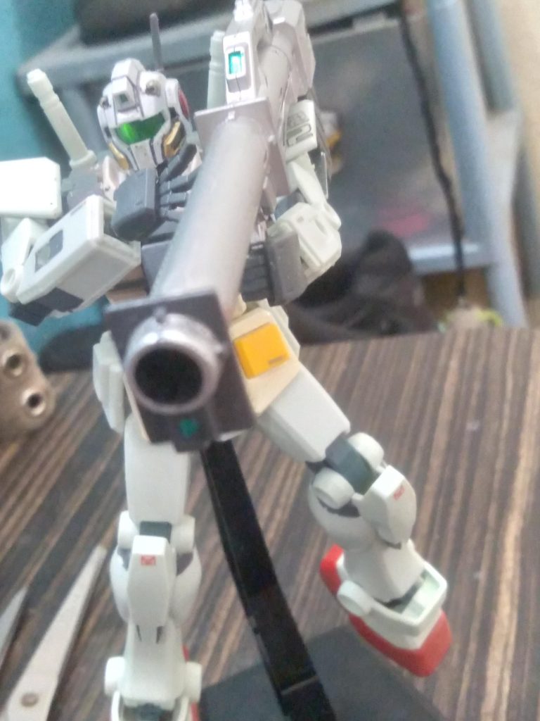 Ready to fire the hyper bazooka. I also swapped the hands with some from the build custom set