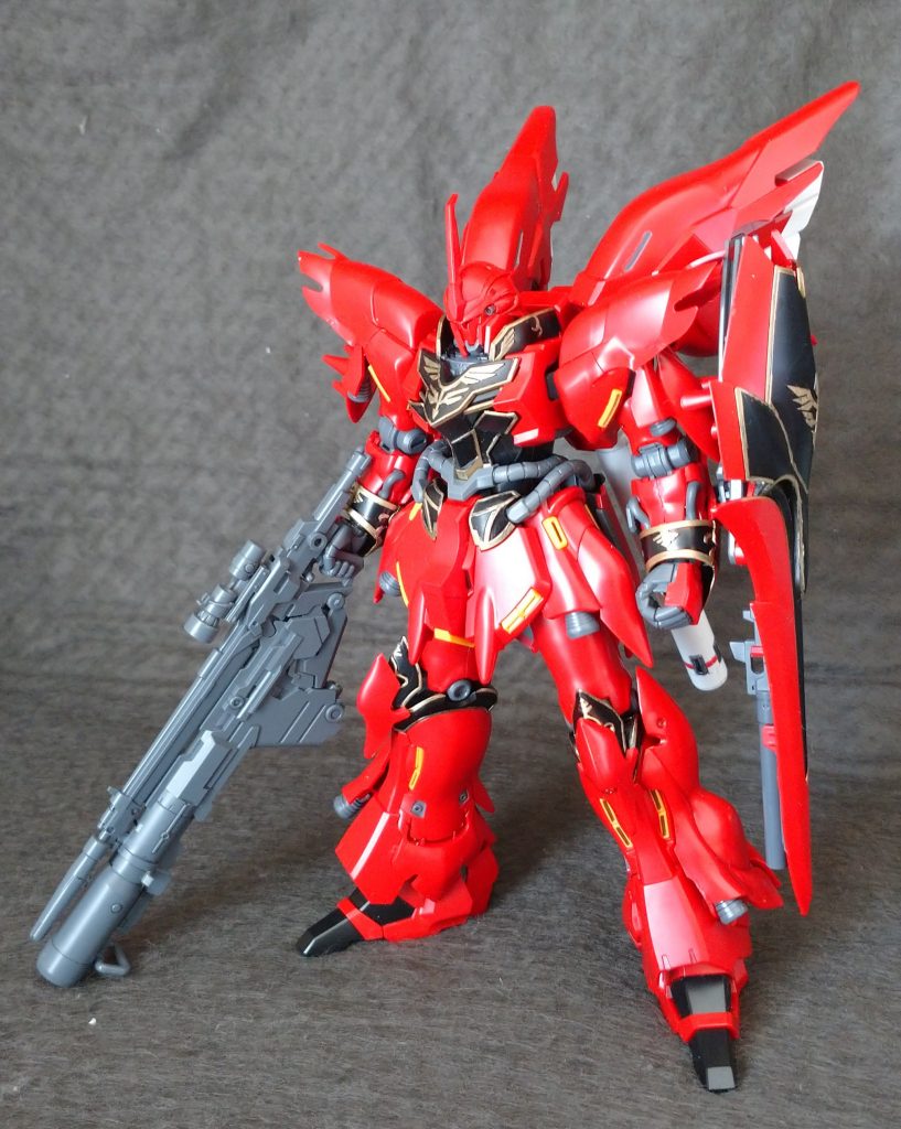 いっさい付属のシールは使わず､塗装しました ロケットバズーカは､シナンジュ･スタインから流用