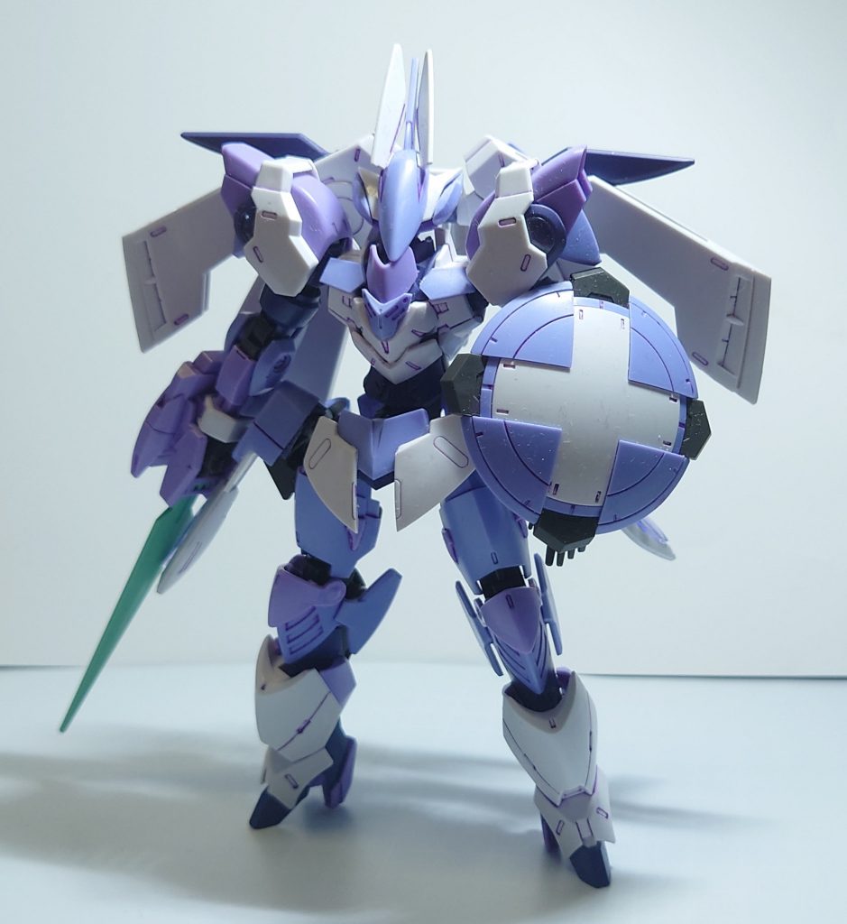 正面。べギルベウもジークルーネもスマートな体型だったのに、切り貼りしてたらゴツゴツと……