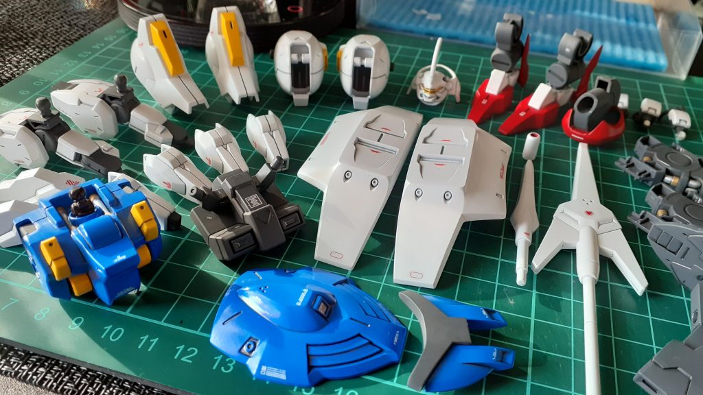 デカールを一通り貼り終わったところ