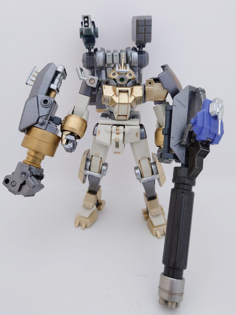 正面近接戦闘仕様と言いつつ、チュチュ先輩だったら中・長距離対応も怠らないだろうなと思い作りました。