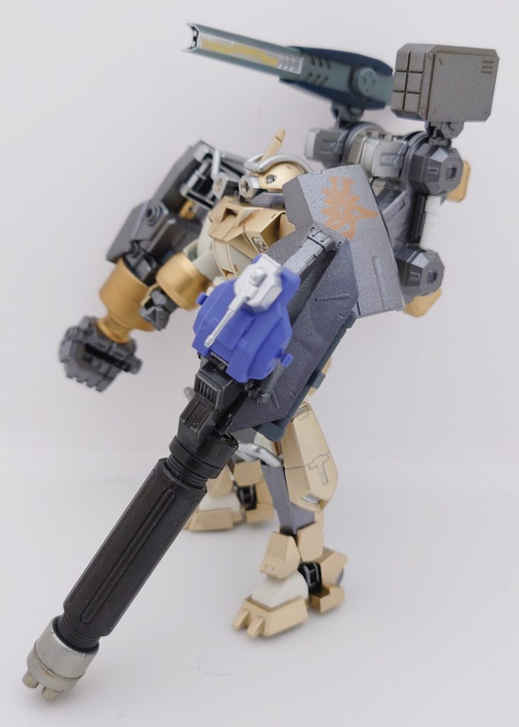 左腕のオリジナルガトリングシールド