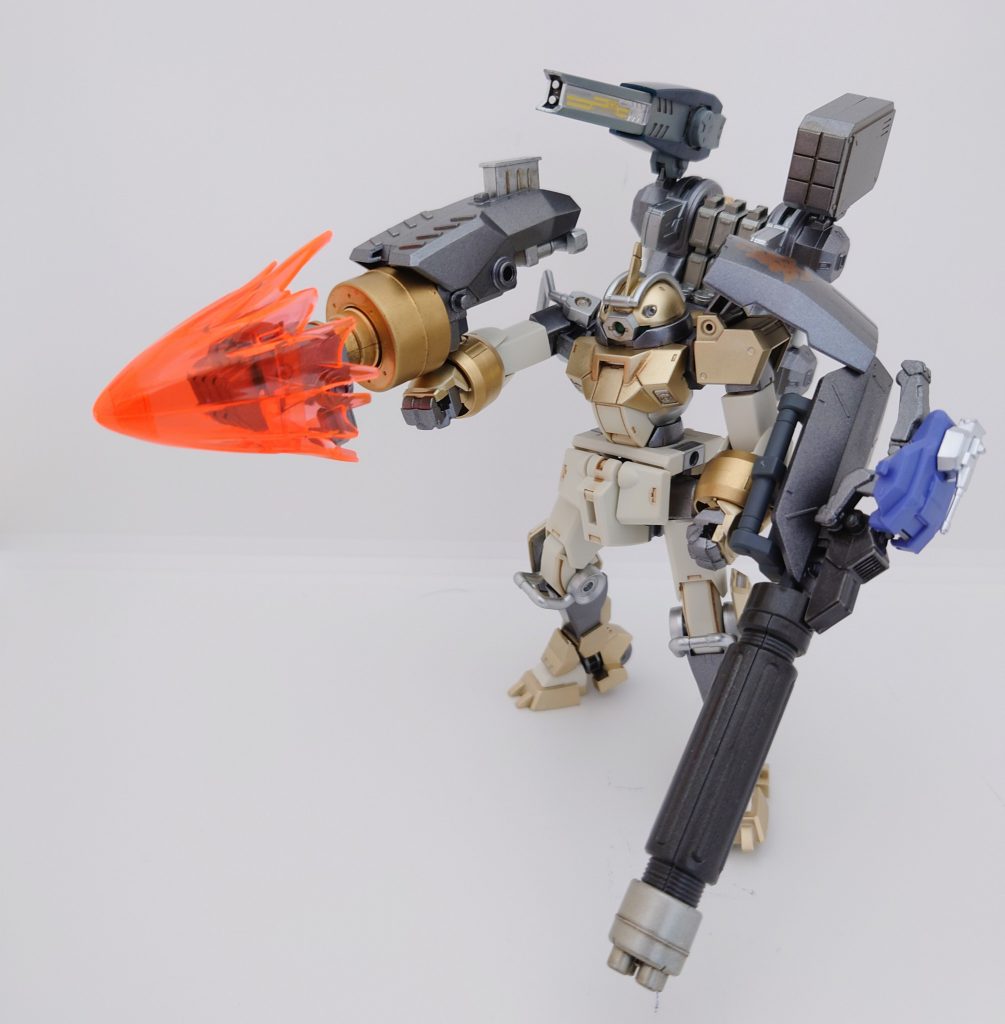 必殺の右ストレートが火を吹く