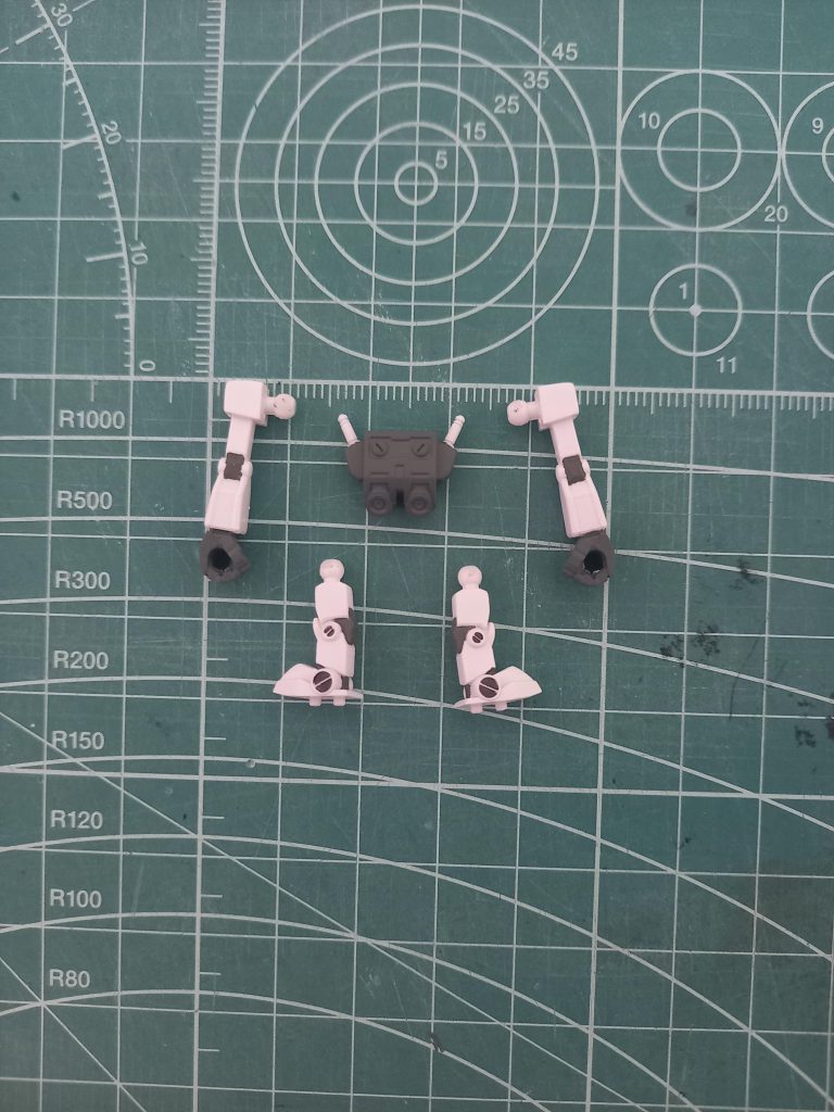 腕・脚・バックパックの部分塗装は頑張りました😤👍