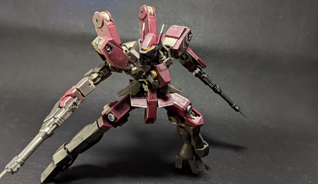 ハンドガンにはスーパーアイアン2を使ってみました。銃身は下地に黒サフ、ブレードは下地はグレーで塗っています。