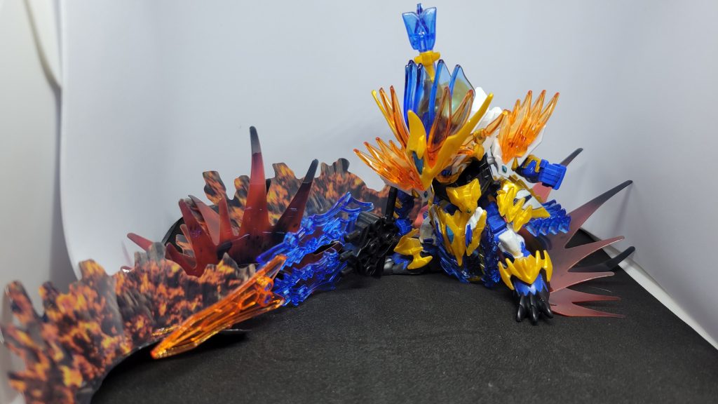 因腿部同大髀的裙甲改變位置還要斬擊動作不受拘束。