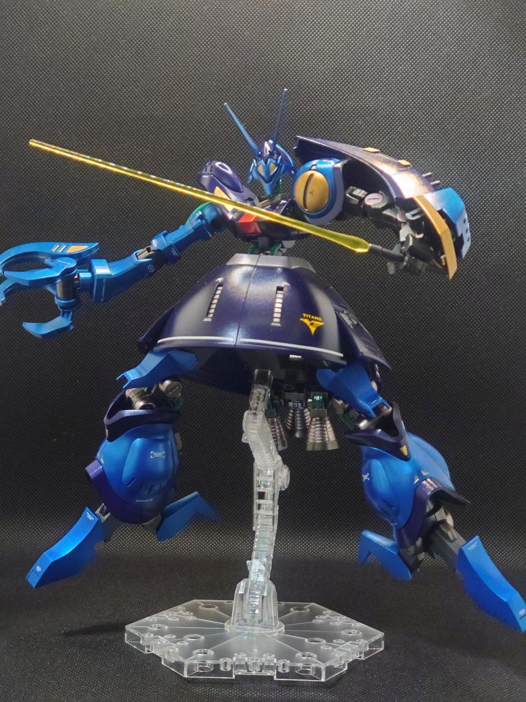 ビームサーベル、いったいどこに収納されているんでしょうね…。未だに謎です。