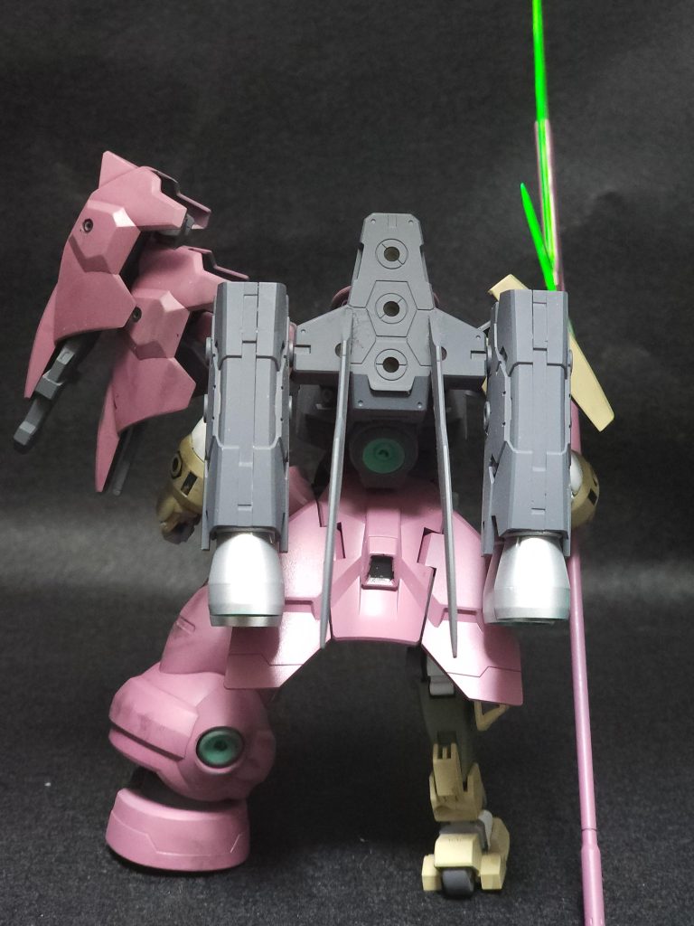 バックパックは30MMのプロペラントタンクユニットミラソウル社製にも負けないはず。