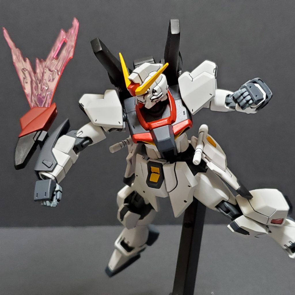 ビームエッジ。格闘用の武器です。デスティニーのウイングユニットをイメージしています。