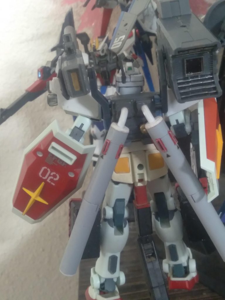 To make sure it has enough fuel to last in battle, 2 external fuel tanks have been added