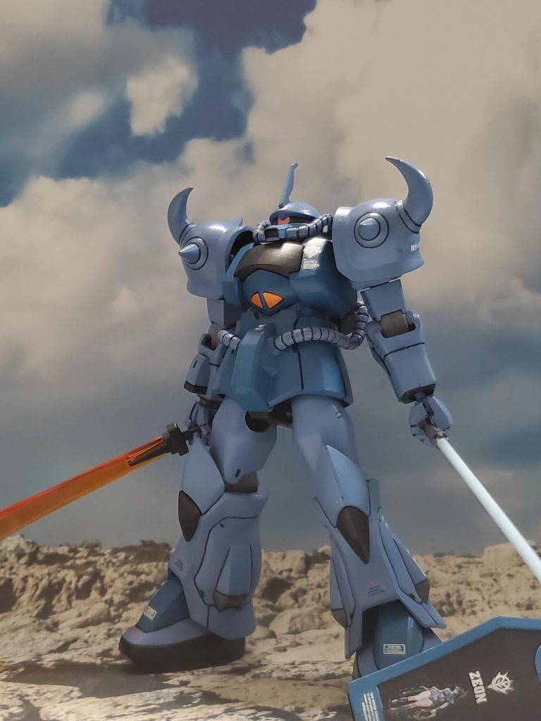 残弾も使い果たし二刀流で構えるグフ⚔️✨