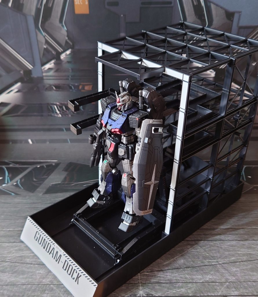 “ガンダム、発進スタンバイ!”