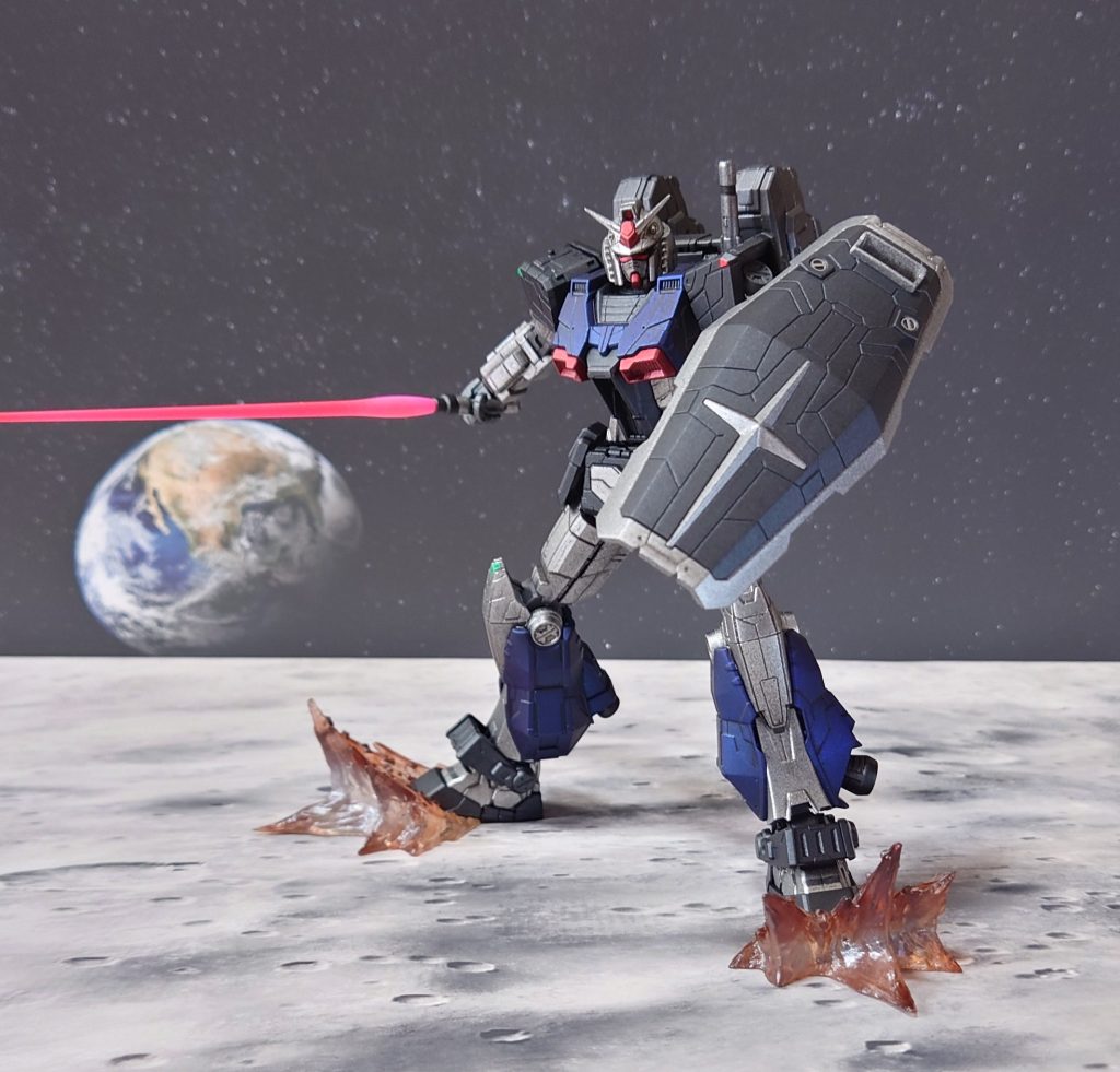 ビームサーベルを抜いて構える。