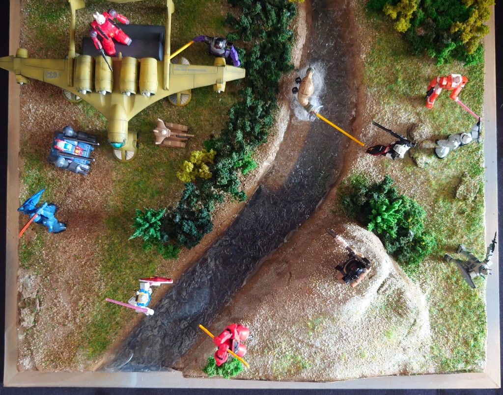 初めてのレジンで川を作っみました。キットは旧キットの1/550のものと、情景模型のマスコットを使用。