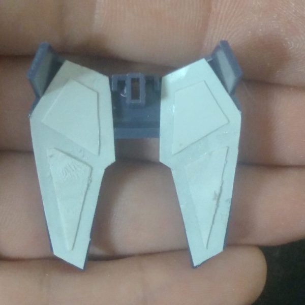 Uraven detailing. So, I tried some pla plate detailing on the back skirt armor for the first time. I think it came out OK. I've also added a bigger tip to the barrel and used putty it and the bottom of the feet. Waiting for it to cure then its sanding time（1枚目）