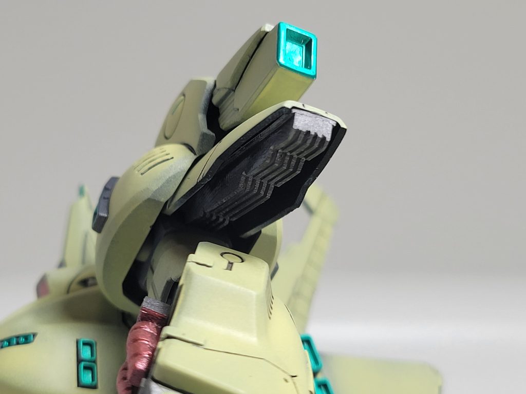 組み上げたらほとんど見えませんが、肩部のカバー裏が気になり、初めて放熱フィンを作成してみました。まだまだ改善の余地はありますが、今後も作れることはわかりましたw