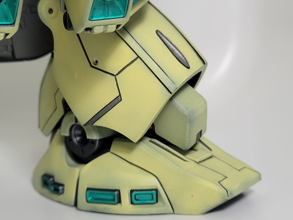 スネアーマーは特にこだわってディテール追加してみました。フレームがガンメタなので内部フレームが露出してそうなところはガンメタで塗り分けしました!