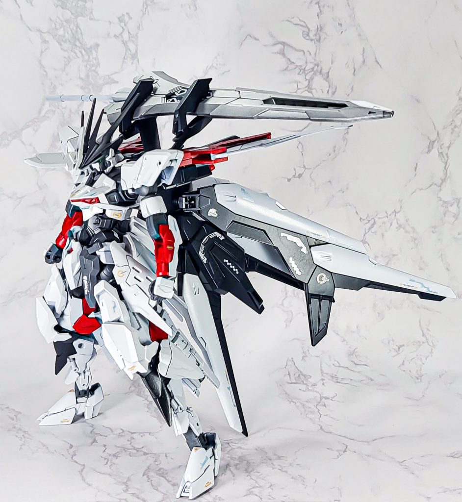 前面。角を足して30MMのキットとミキシングしてます。白い面を増やしたことでより高貴な感じがでたらなぁと!!!!!