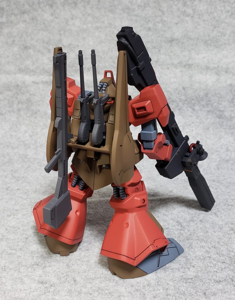 後ろ姿。バックパックというか武器ハンガー周辺は色変えたらよかったなと反省。