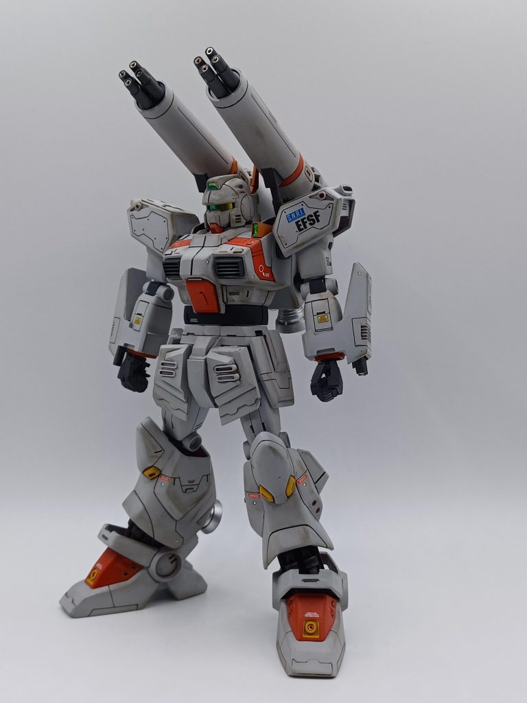 マグナのキットにG―キャノンの頭部、肩、キャノン、バックパックの余剰パーツがあり　G-キャノン行けるなーって思いやって見るかで、はじめました。 