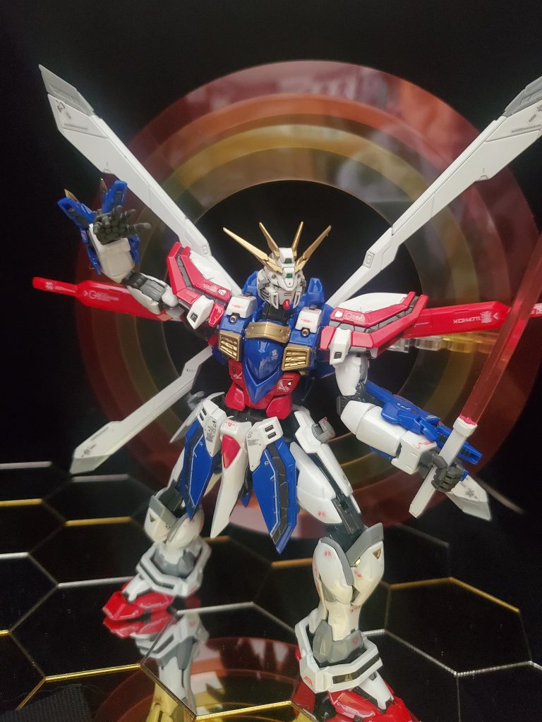 例によって、写真では伝わりづらいですが、クリア５回吹いてテカテカ仕上げです。ゴッドガンダムは足がカッコいいです。